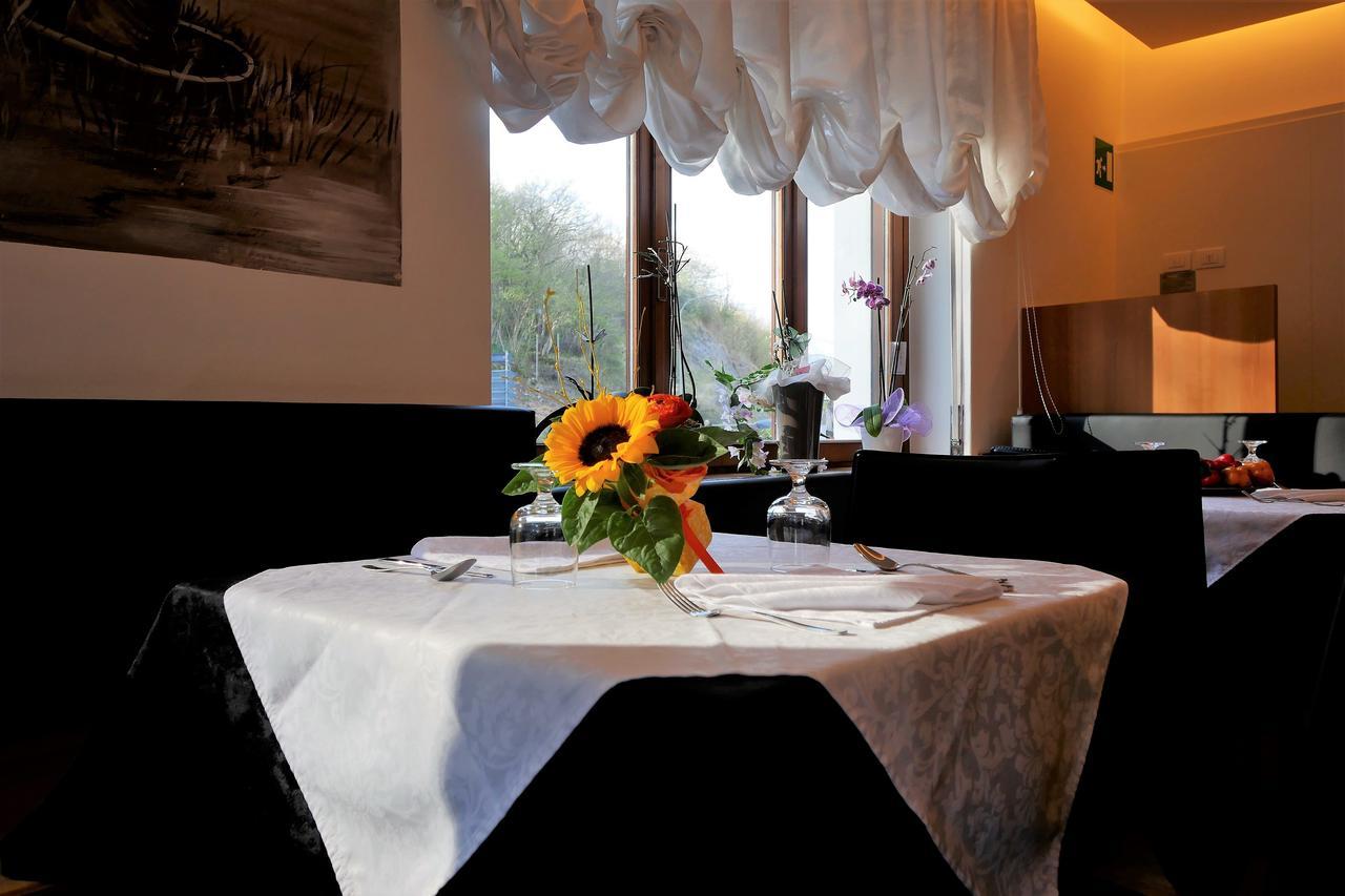 Albergo De March Farra d'Alpago Εξωτερικό φωτογραφία