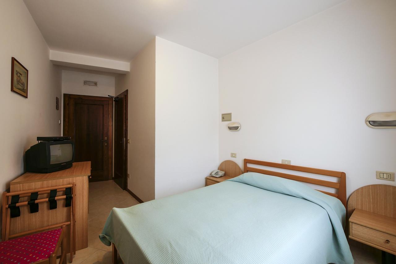 Albergo De March Farra d'Alpago Εξωτερικό φωτογραφία